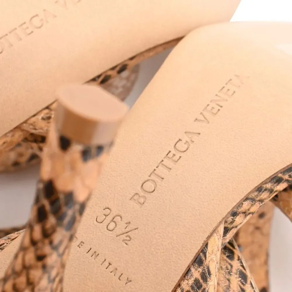 Bottega Veneta delivery duty